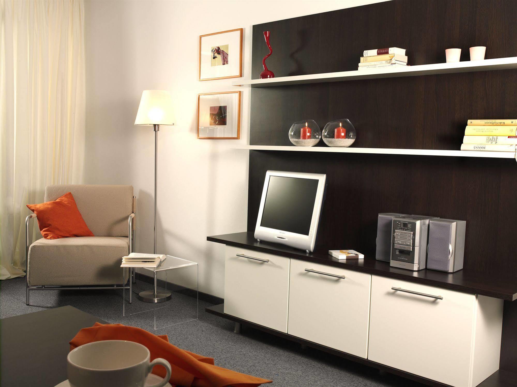 Frederics Muenchen City Schwabing Cameră foto