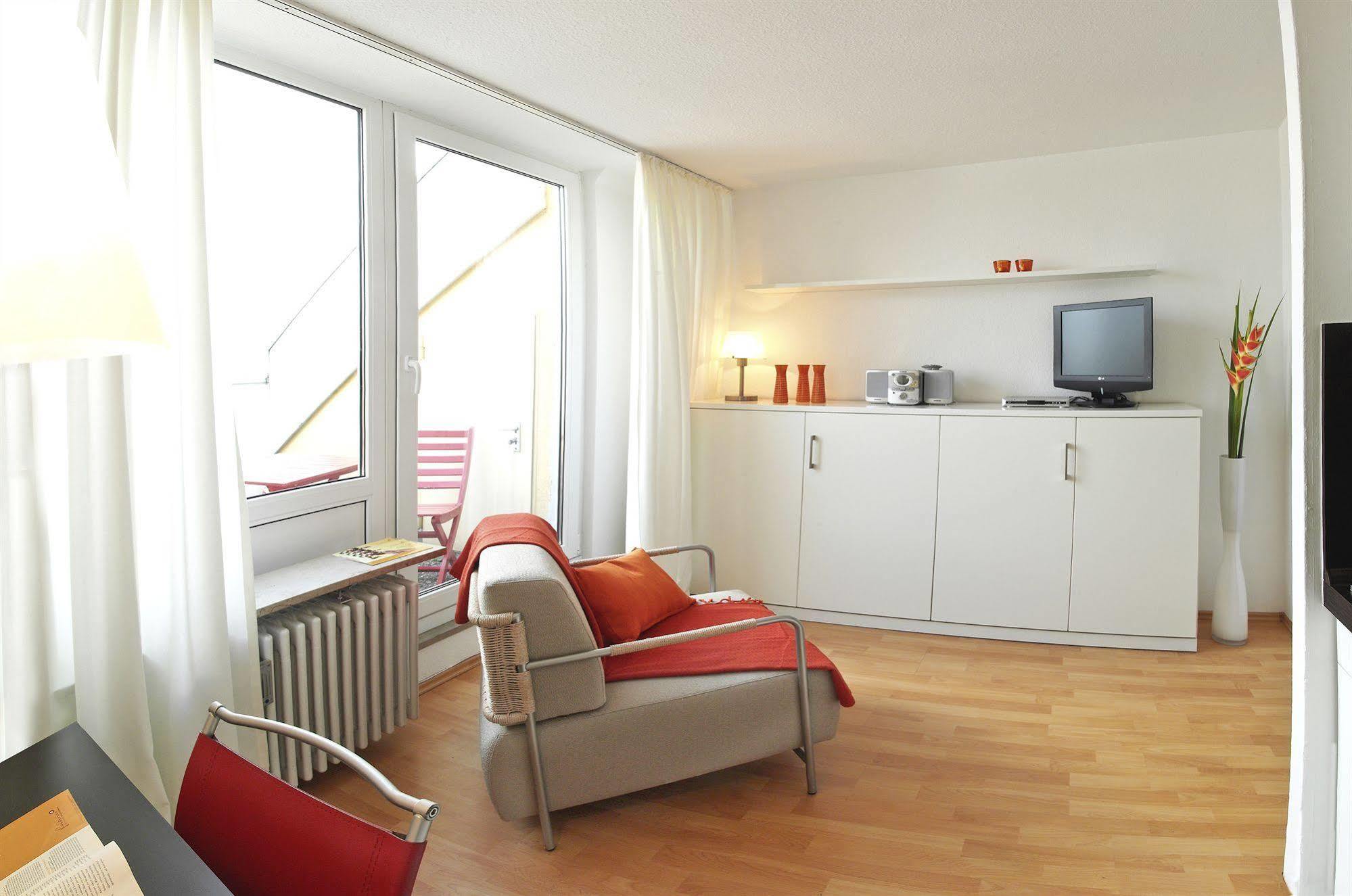 Frederics Muenchen City Schwabing Cameră foto
